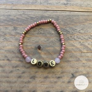 Letter-armband "LOVE" met Rozenkwarts