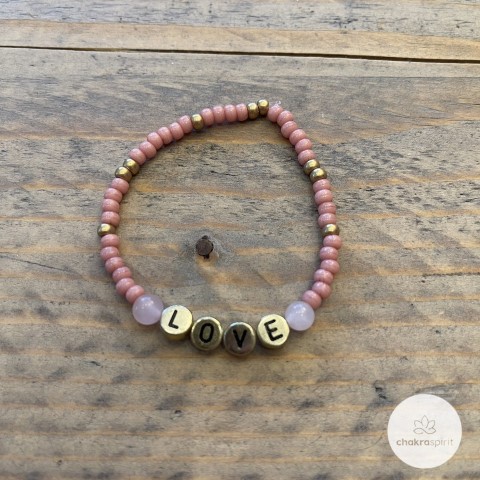 Letter-armband "LOVE" met Rozenkwarts