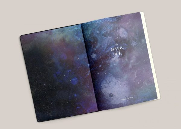 Verzamel je etherische reizen op de gladde, zachte pagina's van dit zeer speciale Ether Dream Journal.
