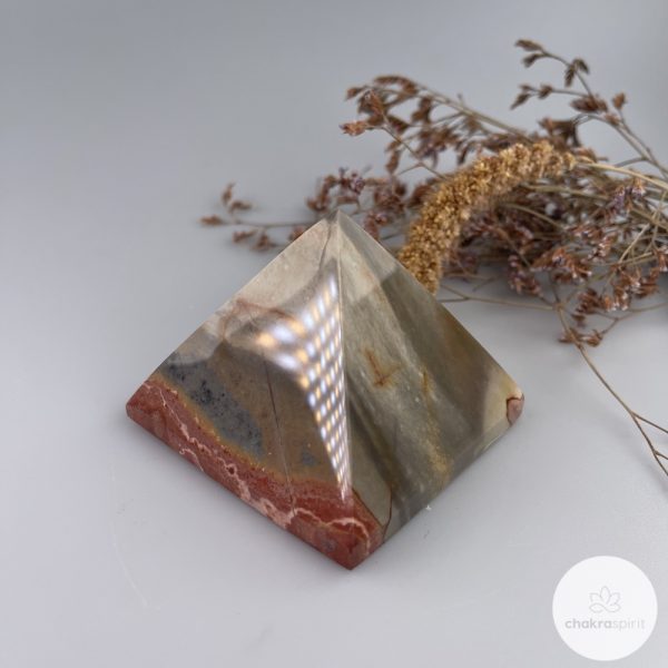 Polychroom Jaspis piramide - Madagaskar - 290gr