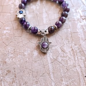 Amethist kralenarmband 8 mm met Fatima hand