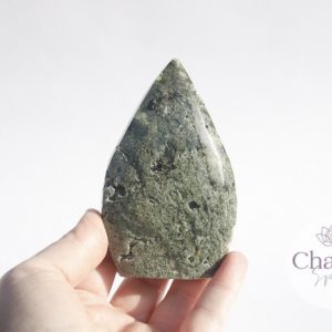 Prehniet sculptuur - 246gr