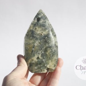 Prehniet sculptuur - 272gr