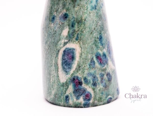 Robijn in Fuchsiet sculptuur - India - 436gr