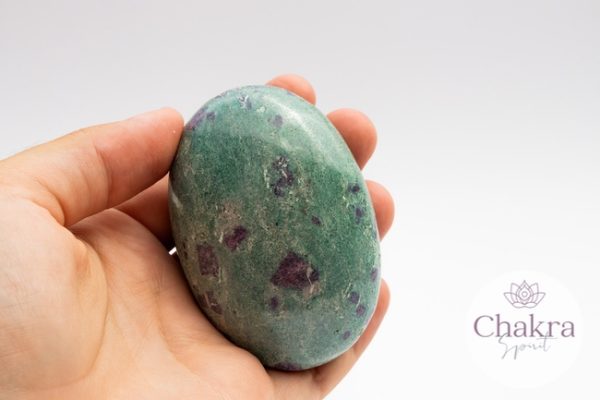 Robijn in Fuchsiet handsteen - India - 190gr