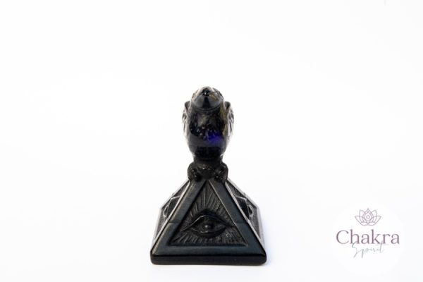 Zwarte Obsidiaan kraai op piramide (met oog van Horus) - 90 mm