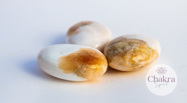 Scoleciet met Stilbiet handsteen - India 4 Scoleciet met Stilbiet handsteen - India