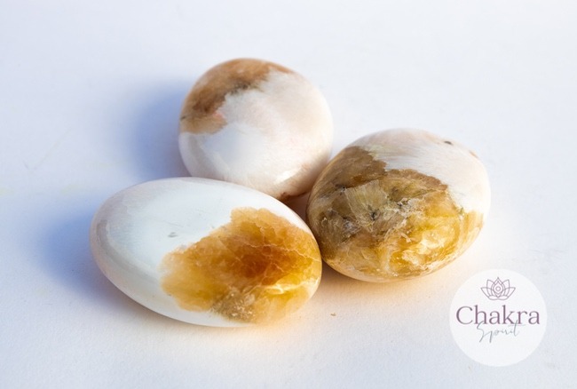 Scoleciet met Stilbiet handsteen - India 2 Scoleciet met Stilbiet handsteen - India