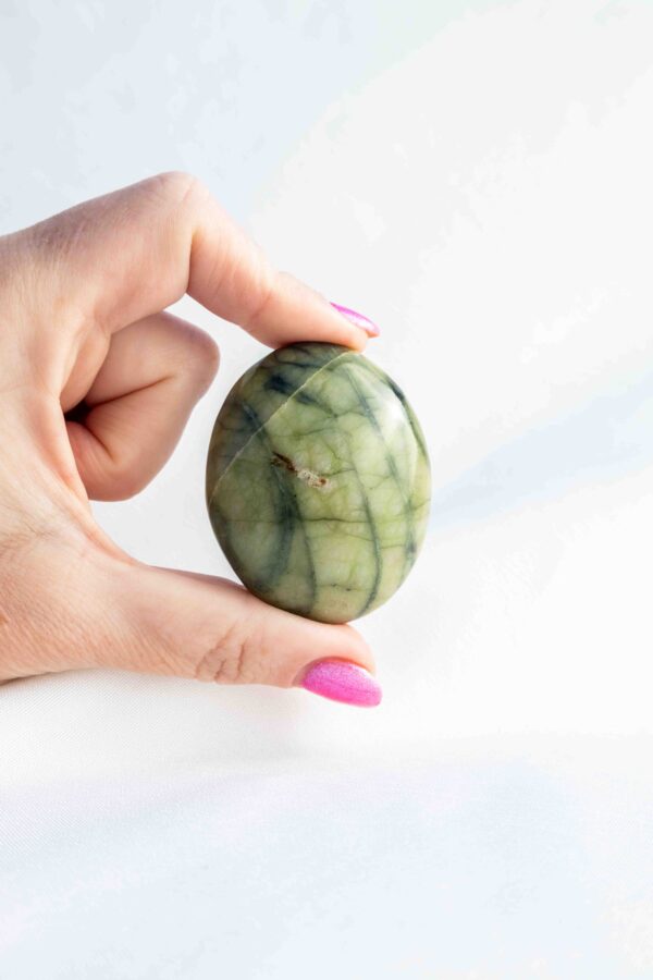 Rutiel Serpentijn handsteen - Pakistan - 90gr