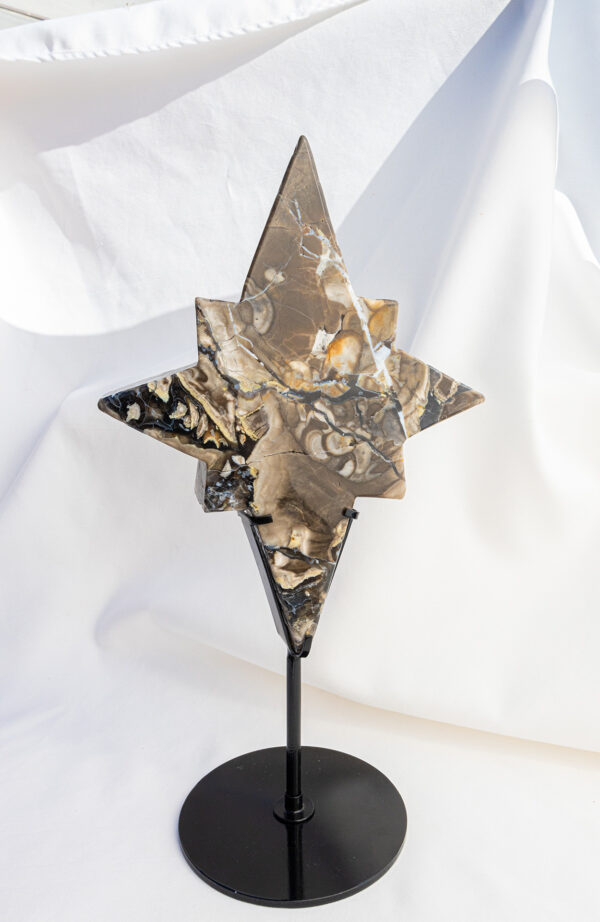 Vulkaan Agaat ster op staander - 1.430gr 10 Vulkaan Agaat ster op staander - 1.430gr