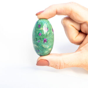 Robijn in Fuchsiet Shiva Lingam - India - 72gr