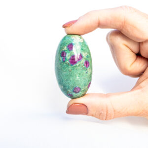 Robijn in Fuchsiet Shiva Lingam - India - 72gr