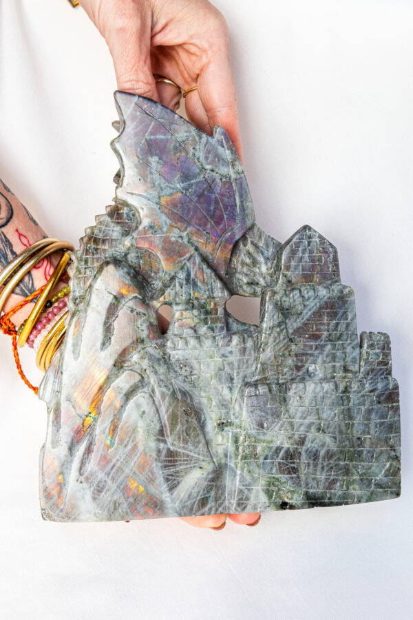 Labradoriet draak met kasteel - 2.134gr