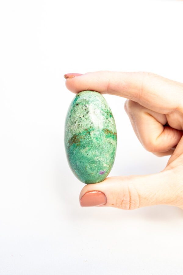 Robijn in Fuchsiet Shiva Lingam - India - 96gr